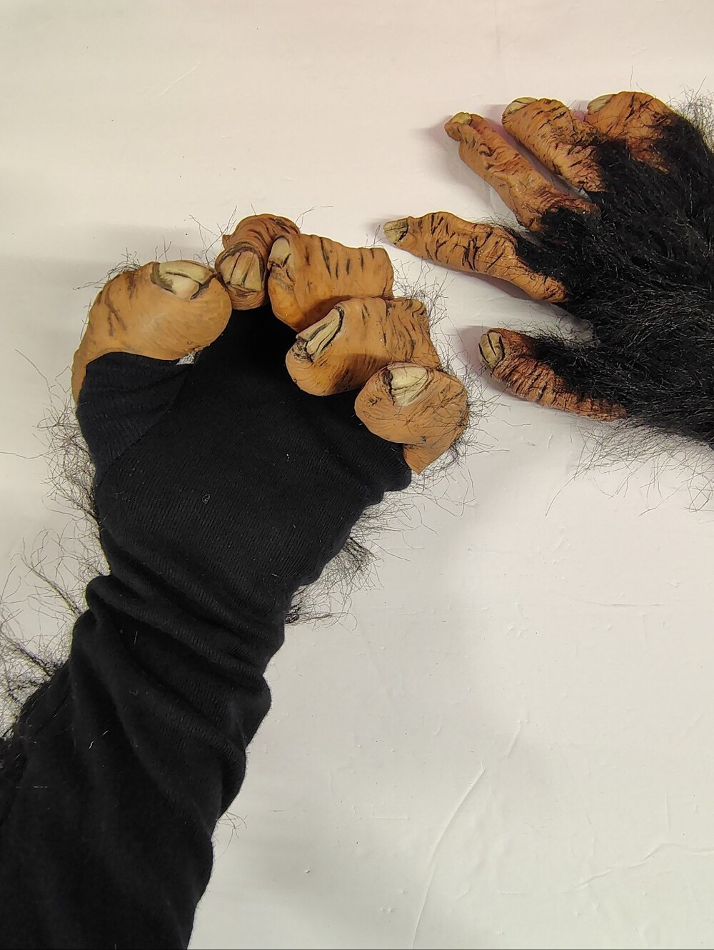 Hairy Beast Werewolf Chimp BigFoot Costume Halloween Hands, Arms & Feet Zagone